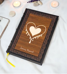Kalp Desenli Termo Deri + Ahşap Anı Defteri - Çizgili Defter - Hediyelik (17x24 cm- 320 Sayfa)