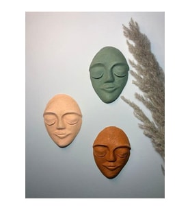 El Yapımı Duvar Maskları 3'lü Set (Çok Renkli)