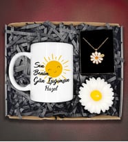 Kişiye Özel Papatya Kolye&Kişiye Özel Kupa&Papatya Mum Hediye Seti
