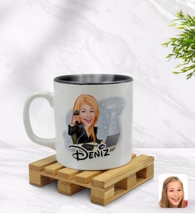 BK Gift Kişiye Özel Kadın Asistan Karikatürlü İçi Siyah Renkli Kupa Bardak Model 1