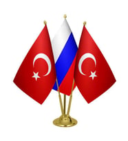 Masa Üstü Rusya Bayrağı Türk Bayrağı Üçlü Pirinç Direk Masa Bayrak Seti