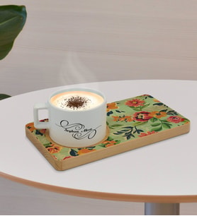 BK Gift Kişiye Özel Çiçekler Tasarımlı Doğal Ahşap Tabaklı Seramik Fincan Sunum Seti  Model 5