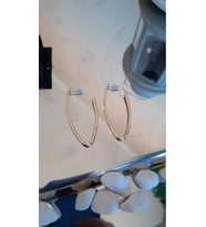 ÖZDEN HARMANCI KADIN GOLD KAPLAMA OVAL KİLİTSİZ ŞIK KÜPE