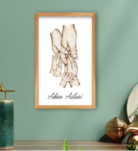 BK Gift Kişiye Özel Renkli El Ele Tutuşan Aile Tasarımlı Ahşap Çerçeveli Tablo-1 40x25cm, Anneye Hediye, Aile Hediyesi