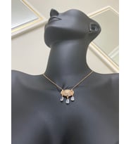Çelik Üçlü Damla Taş Kolye Rose Gold: Zarafet Ve Dayanıklılık