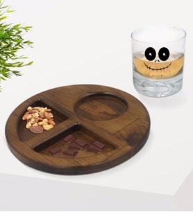BK Gift Kişiye Özel Sevimli Korkunç Yüz Tasarımlı Viski Bardağı ve Doğal Masif Ahşap Ceviz Yuvarlak Sunum Tabağı Çerezlik Hediye Seti-1