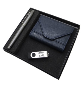 Signator D338 İsme Özel Set - Deri Kartlık + 32Gb. Usb Bellek  + Kalem Seti  İsme Özel Hediyelik Set (Karışık)