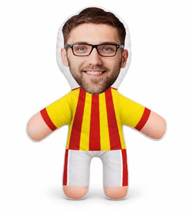 BK Gift Kişiye Özel Fotoğraflı Sarı Kırmızı Futbolcu Figürlü Yastık, Model 1