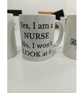 Yes I Am a Nurse Kupa - Hemşire Komik Seramik Bardak Sağlık Çalışanı Hediyesi 325ml