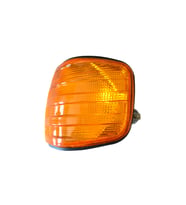 MERCEDES SE-SEL SERİSİ W126 ÖN SİNYAL SARI SOL 0008209121