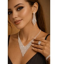 Düğün ve Davet İçin Işıltılı Taşlı 4’lü Takı Seti (Kolye, Küpe, Bileklik, Yüzük)