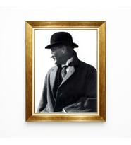 Tablore Atatürk Melon Şapkalı Karizmatik Kanvas Tablo - Retro Tasarım Altın Çerçeveli Atatürk Tablosu