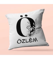 Kişiye Özel Romantik Ö Harfi Tema Saten Kare Yastık (Beyaz)