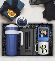 Kişiye Özel 700 ML Dereceli Kulplu Çelik Termos & Kişiye Özel Tasarım Kupa & Kişiye Özel Defter & Deri Kılıflı Touch Pen Kalem & Harf Kupa & Çerçeve Hediye Seti