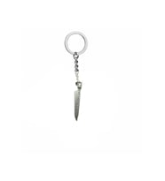 Final Fantasy Hançer Figürlü Anahtarlık – RPG Temalı Zamak Metal Unisex Aksesuar