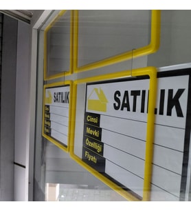 ETİKETLİK FİYATLIK - PORTATİF EMLAK VİTRİN ÇERÇEVE - SİLİKON BANT ASKILI 36 ADET