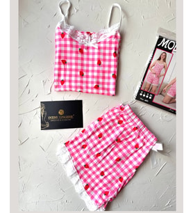 Intive Dantel Detaylı Yumuşacık Pembe Çilek Desenli Askılı Bluz Şort Pijama Takımı