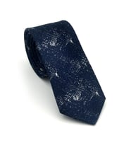 Gri Desenli Lacivert Dokuma Kumaş Mendilli Slim Fit Kravat // SDK-2613-2
