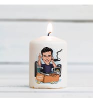 Kişiye Özel Radyo Programcısı Erkek Karikatürlü Mum