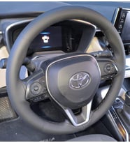 DİKİŞLİ DİREKSİYON KILIFI SİYAH DERİ SİYAH DİKİŞLİ TOYOTA COROLLA VE SUV İÇİN