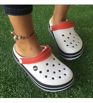 Ortopedik Unisex Beyaz Kırmızı Şeritli Crocs Terlik (Beyaz - Kırmızı)