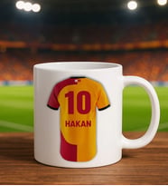 BK Gift Kişiye Özel Sarı Kırmızı Taraftar Forma Numarası ve İsim Tasarımlı Baskılı Beyaz Kupa Bardak, Taraftar Hediyesi