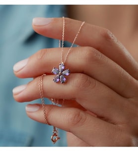 925 Ayar Gümüş Nergis Çiçeği Kolye