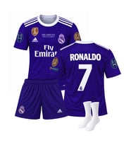 Ronaldo 2017 Real Madrid Mor Retro 3'lü Çocuk Futbol Forma Seti ( Forma,şort ve çorap )