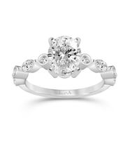 0.71 Karat HRD Sertifikalı Oval Pırlanta Yüzük (Beyaz)
