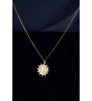 925 Ayar Gümüş Gold Rodyum Kaplama Fındık Kurdu Kristal Kesim Güneş Plaka Kolye