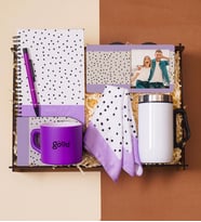 Ahşap Kutulu Premium Hediye Seti  Kupa Bardak, Kadın Fular, Çerçeve, Defter, Kalem