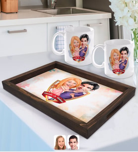 BK Gift Kişiye Özel İsimli Sevgililer Karikatürlü Doğal Ahşap Tepsi ve 2’li Kupa Bardak Seti-3