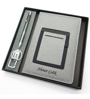 Signator® Codex  N134 Kişiye Özel Defterli Set - İsme Özel Gri Kalem + İsme Özel Gri Defter + İsme Özel Anahtarlık İsme Özel Kutusunda Hediyelik Set (Karışık)