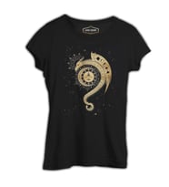Dragon ve Ay Siyah Kadın Tshirt