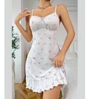 Lily Bianca %100 Pamuk Penye Eteği Volanlı Kare Yaka İnce Askılı Çiçek Desenli Gecelik-13002 (Beyaz)