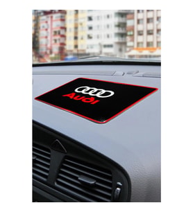 audi torpido üstü logolu araca özel marka iç aksesuar - telefon kaydırmaz