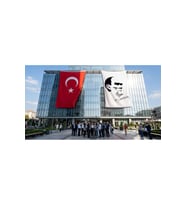 Siyah - Beyaz Mustafa Kemal Atatürk Silüeti ve İmza Bayrak ve Türk Bayrağı Premium Raşel Kumaş 2'li Set 10x15 metre ATA27