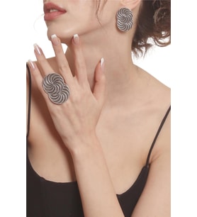 Kadın Antik Gümüş Kaplama Çivili Model Spiral Baskılı Küpe &Yüzük Set
