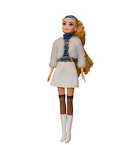 Good Girl Oyuncak Bebek - Beyaz Kürklü Montlu ve Çizmeli Moda Bebeği 30 cm - Tarz Giyim Serisi