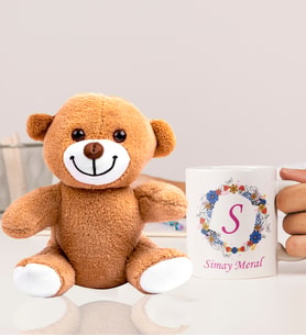Kişiye Özel 25cm Peluş Ayıcık Ve Baş Harf İsim  Soyisim Tasarımlı Beyaz Kupa