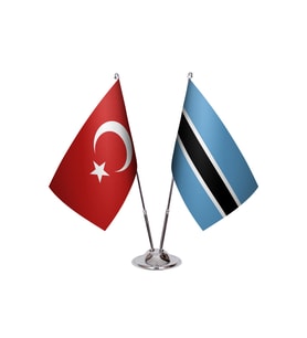 Bostvana İkili Masa Bayrağı