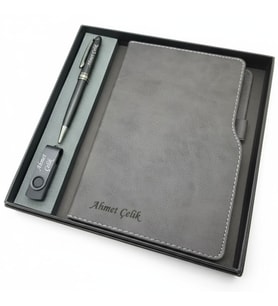 Signator® Codex  N362 Kişiye Özel Defterli Set - İsme Özel Siyah Kalem + İsme Özel Siyah Defter + İsme Özel 32 GB Usb Bellek  İsme Özel Kutusunda Hediyelik Set (Karışık)