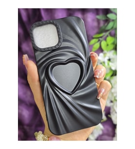 Iphone 15 Uyumlu 3D Kalpli Siyah Silikon Kılıf