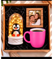 Kişiye Özel Fotoğraflı Pembe Kupa Bardak ve LED Işıklı Penguenli Fanus – Sevgiliye Arkadaşa Doğum Günü Hediyesi
