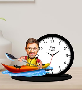 Kişiye Özel Karikatürlü Bay Kanocu Ahşap Biblo Masa Saati