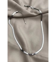 Mareluxe Unisex Paslanmaz Çelik Yassı Su Yolu Zincir Kolye – Modern & Şık Tasarım (Gümüş)