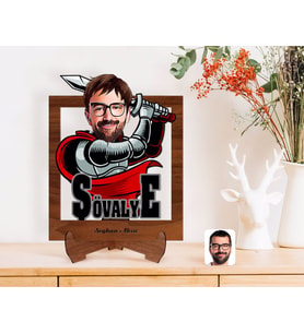 BK Gift Kişiye Özel Şövalye Karikatürlü Ahşap Standlı 3D Biblo-1 (Beyaz)