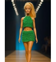 Barbie Bebek İçin El Örgüsü İkili Kombin – Kısa Üst ve Mini Etek Takımı (Yeşil)