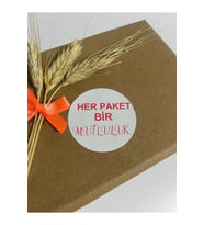 Her Paket Bir Mutluluk Kırmızı Yazılı Yuvarlak Yapışkanlı Etiket 5x5 cm 100 adet