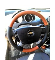 DİKİŞLİ DİREKSİYON KILIFI TABA DERİ SİYAH DERİ SİYAH DİKİŞLİ CHEVROLET AVEO İÇİN